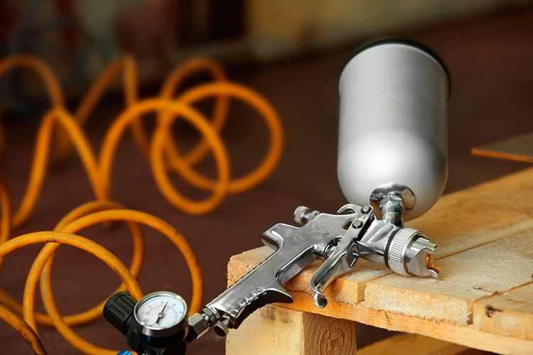 pistola-barnizado-muebles-palma